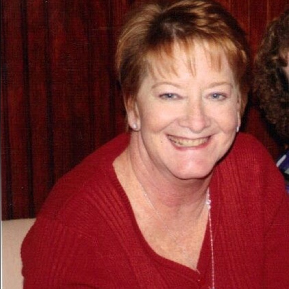 Welcome to my closet! My name is Harriet - Picture 2 of 16